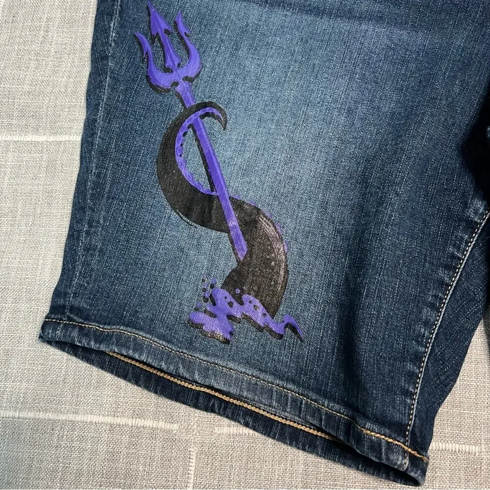 Torrid‎ 16 Bermuda Boyfriend Short Disney Villains Ursula Black Flotsam Jetsam